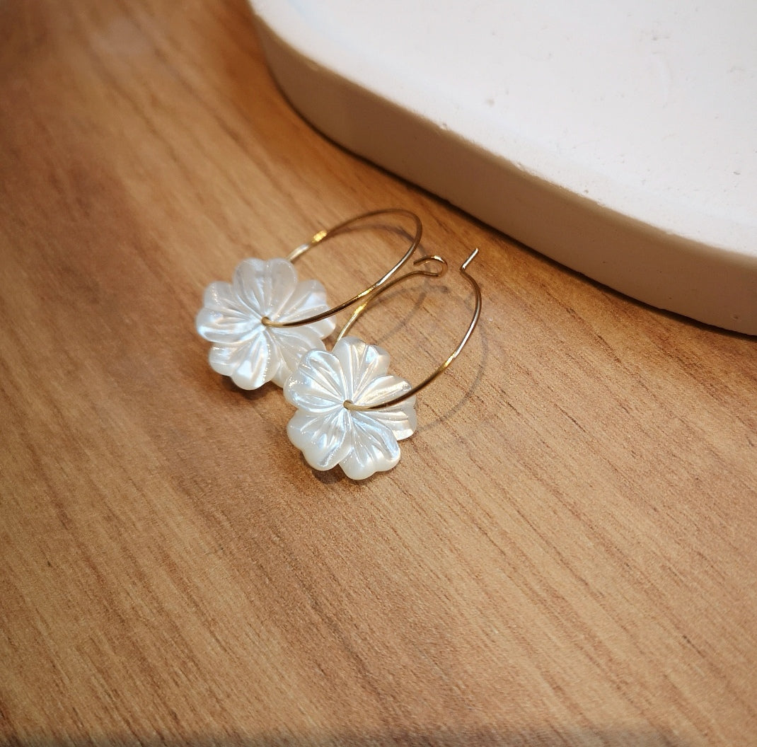 Mila small hoop earrings