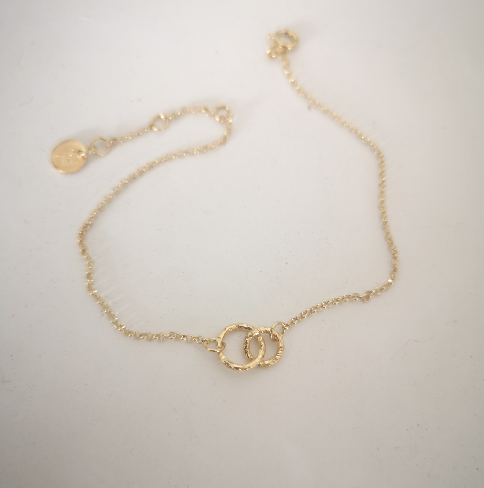 Mini infinity bracelet