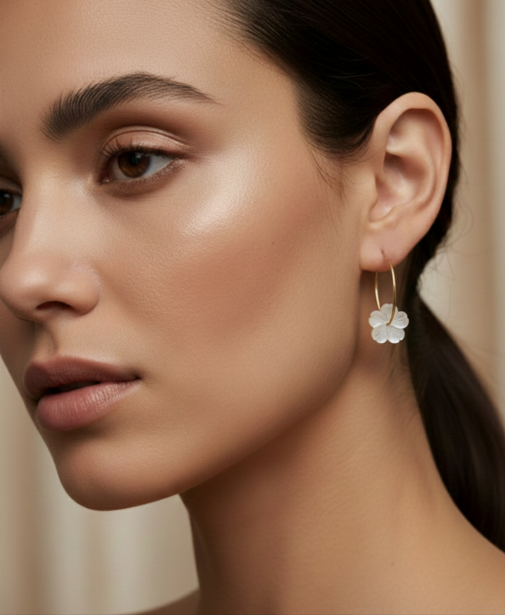 Mila small hoop earrings