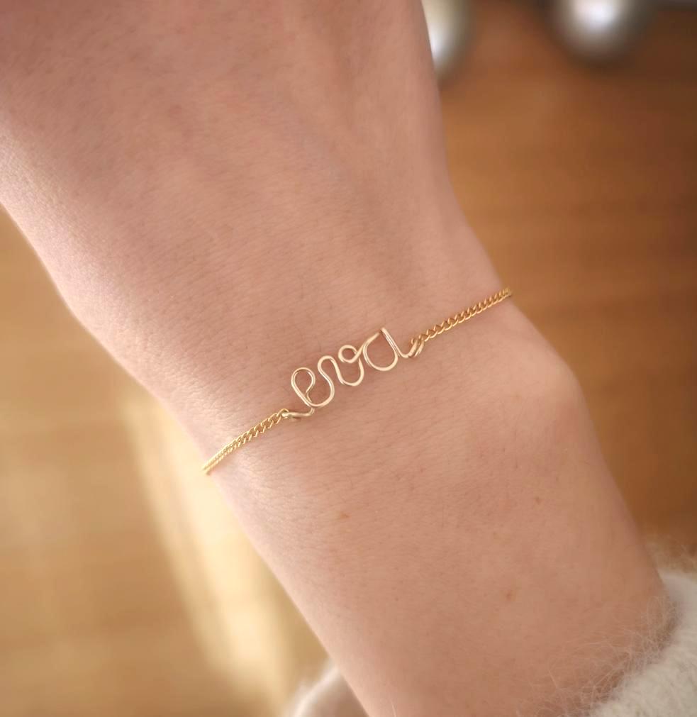 Personalized bracelet with chain